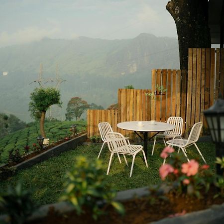 Chayathottam Holidays Apartment Munnar Bagian luar foto