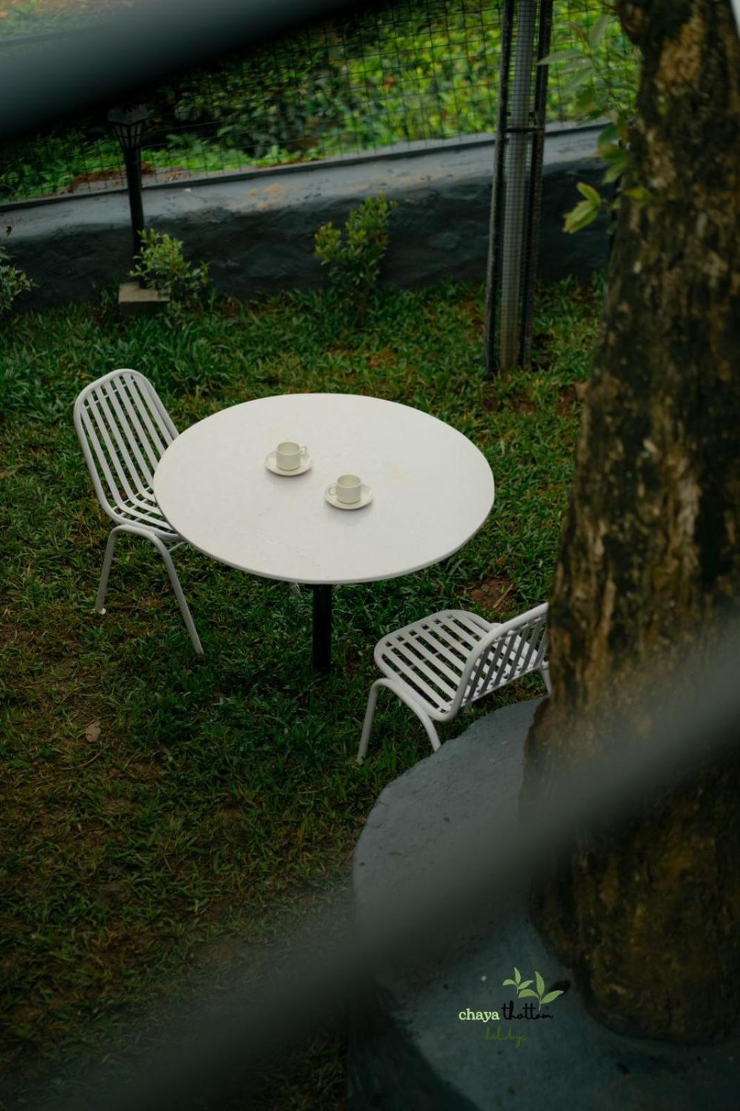 Chayathottam Holidays Apartment Munnar Bagian luar foto